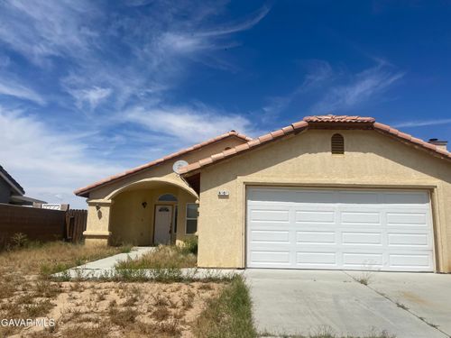 8307 Charles Pl, California City, CA, 93505-1104 | Card Image