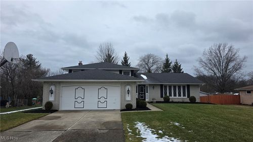 3225 Helen Dr, North Royalton, OH, 44133-2226 | Card Image