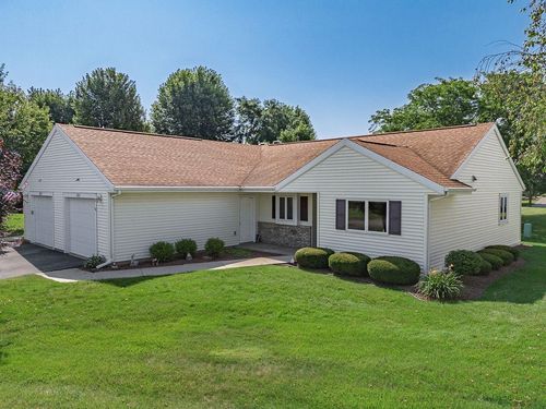 521 Meadowbrook Ct, Marshall, WI, 53559-9132 | Card Image