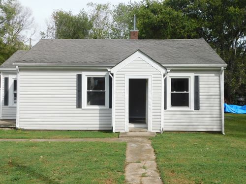 725 Virginia Ave, Gallatin, TN, 37066-2358 | Card Image