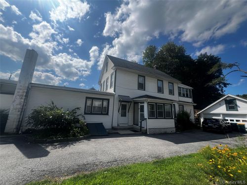 29 Lake St, Poughkeepsie, NY, 12601-1465 | Card Image