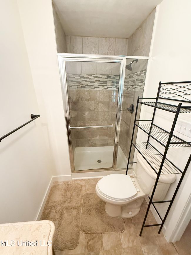 primary bath | Image 21