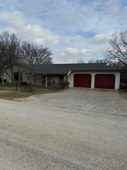 1102 Se Green Rd, Tecumseh, KS, 66542 | Card Image