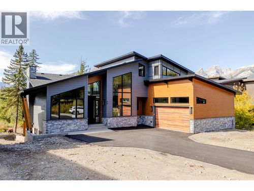40 Piedmont Dr, Fernie, BC, V0B1M4 | Card Image