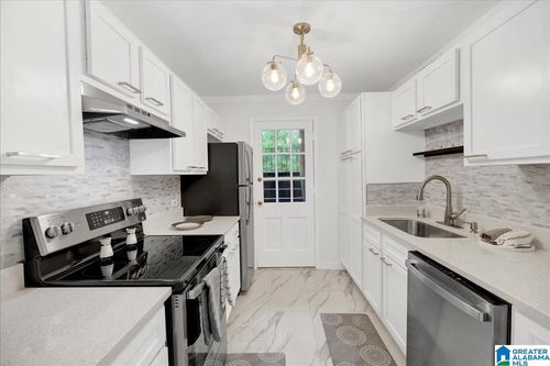 2097-2097 Montreat Cir, VESTAVIA HILLS, AL, 35216-3901 | Card Image