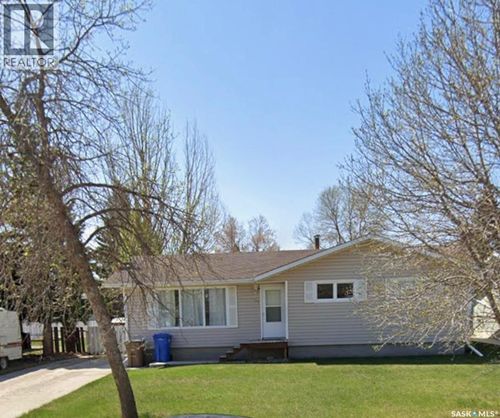 405 Park Ave, Melfort, SK, S0E1A0 | Card Image