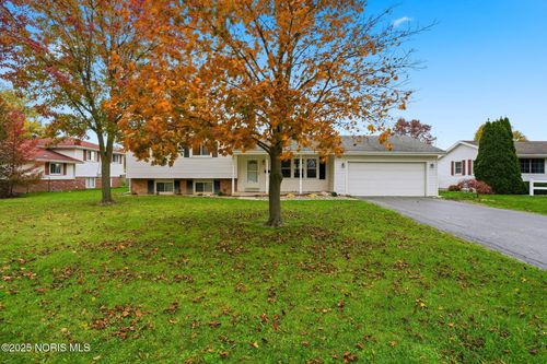 1817 Camelot Ln, Findlay, OH, 45840-6911 | Card Image