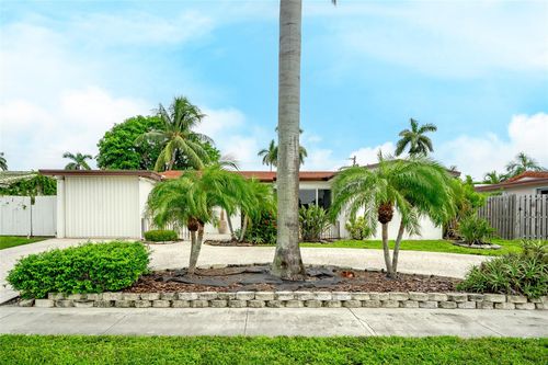 919 Se 17th St, Deerfield Beach, FL, 33441-7435 | Card Image