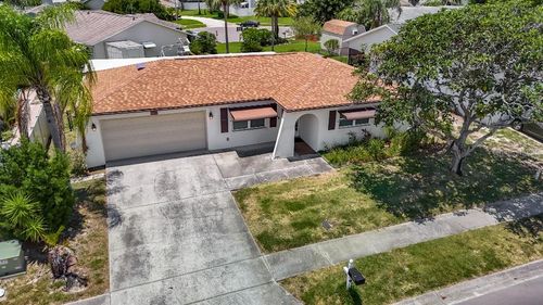 8811 Martinique Ln, PORT RICHEY, FL, 34668-5961 | Card Image