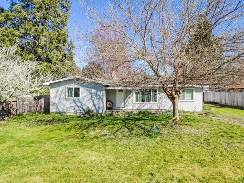 1981 Regina Way, Grants Pass, OR, 97527-5758 | Card Image