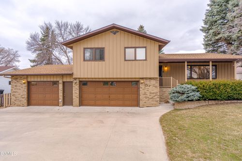 2062 Grimsrud Drive, Bismarck, ND, 58501 | Card Image