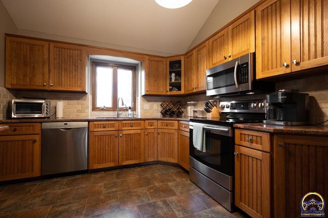 8231 Mike O Vince Rd, House other with 5 bedrooms, 4 bathrooms and null parking in Ozawkie KS | Image 17