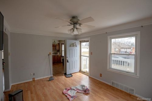 22149 David Ave, Eastpointe, MI, 48021-4028 | Card Image