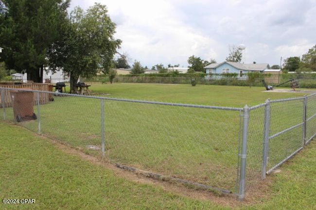 25676 Ne Evans St, House other with 3 bedrooms, 2 bathrooms and null parking in Altha FL | Image 7