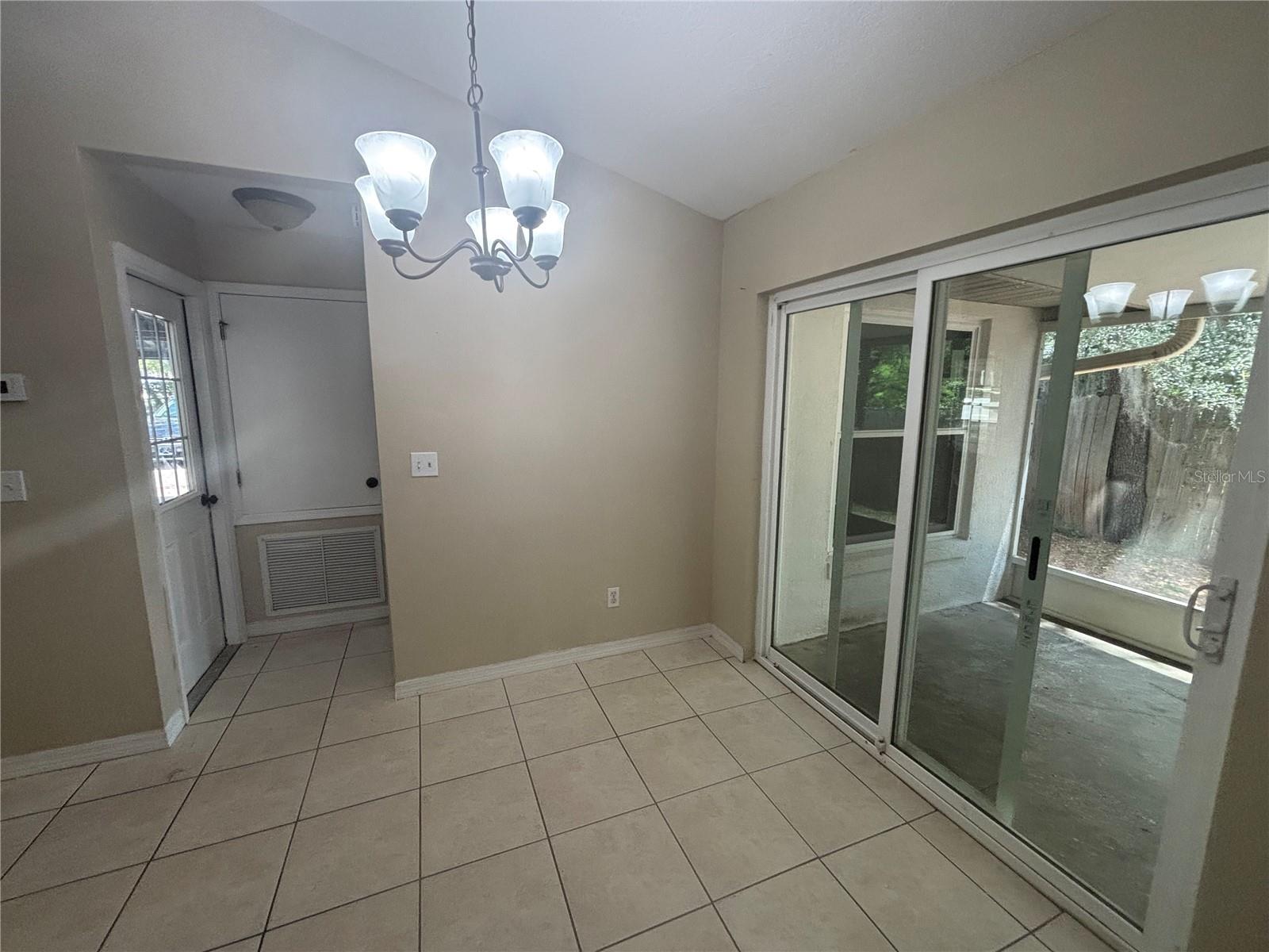Residential Lease in MINNEOLA 5