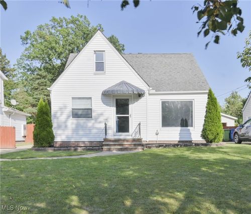 6767 Greenleaf Ave, Parma Heights, OH, 44130-3710 | Card Image