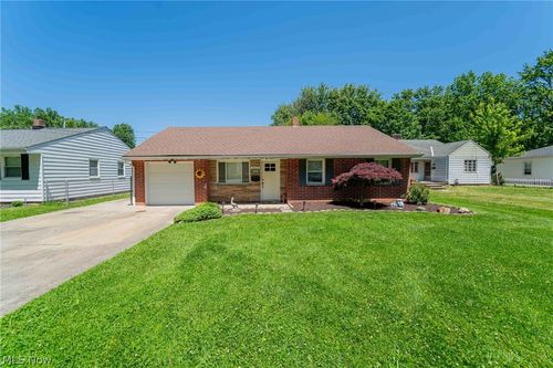 34429 Beach Park Ave, Eastlake, OH, 44095-2435 | Card Image