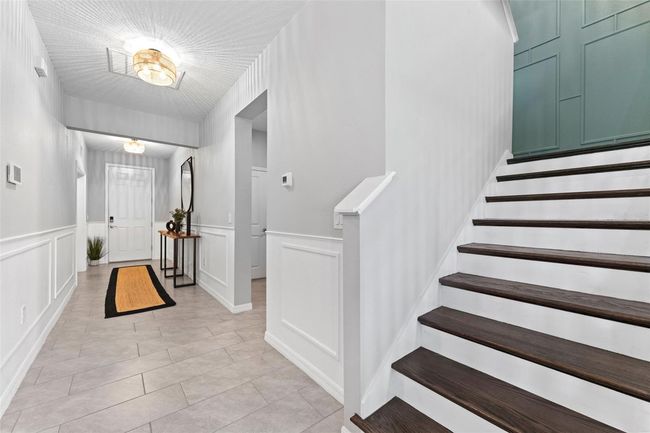 Foyer / Stair hall | Image 16