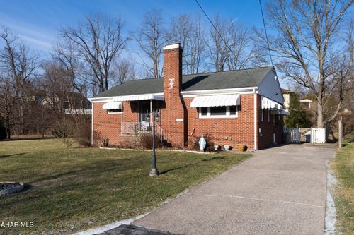 5712 Maryland Ave, Altoona, PA, 16602-5010 | Card Image