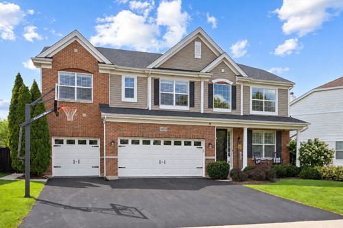 10203 Hunter Trl, Huntley, IL, 60142-4081 | Card Image