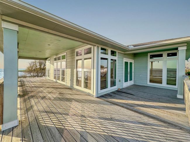 126 Linda St, House other with 4 bedrooms, 3 bathrooms and null parking in Anahuac TX | Image 6