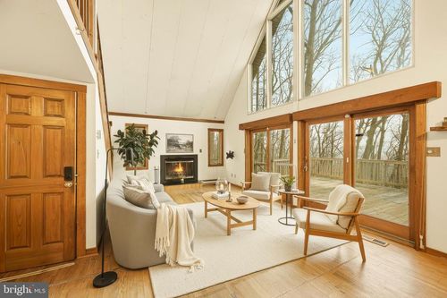 266 Elderberry Ln, GERRARDSTOWN, WV, 25420-3163 | Card Image