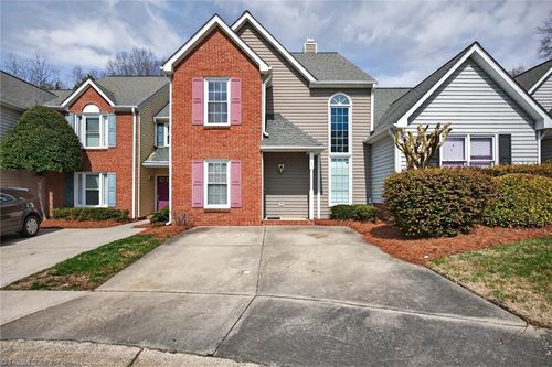 7 Cedar Knoll Ct, Greensboro, NC, 27407-5824 | Card Image