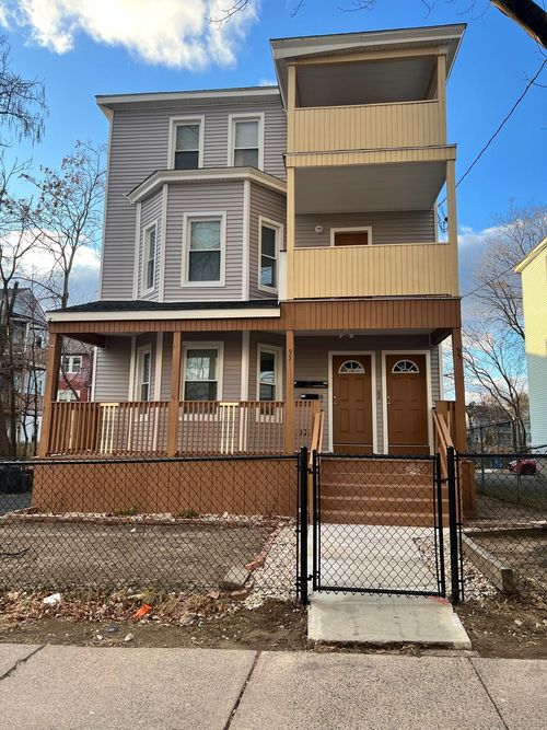 93 Enfield St, Hartford, CT, 06112-1913 | Card Image