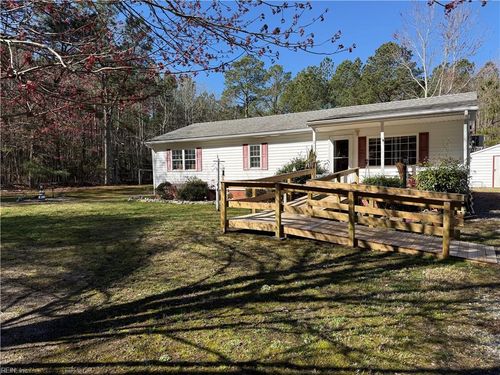 612 Knight Wood Rd, Diggs, VA, 23045-2119 | Card Image