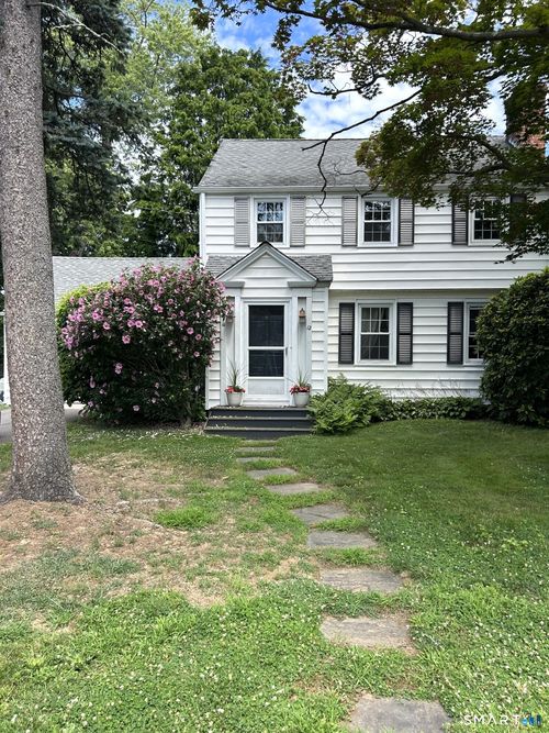12 Southfield Rd, Fairfield, CT, 06824-5641 | Card Image