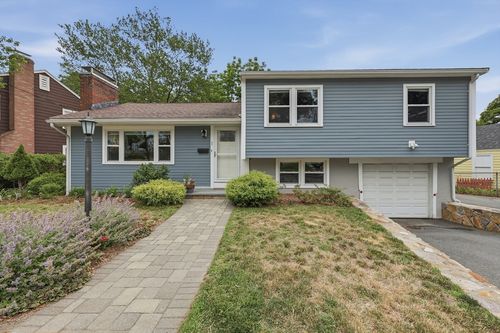 1 Middle St, Woburn, MA, 01801-2531 | Card Image