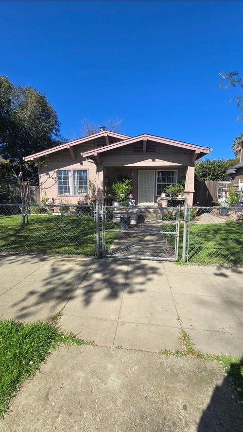 505 E Oak St, Lodi, CA, 95240-3009 | Card Image