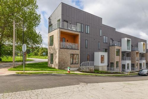 1033 Pacific St, Kansas City, MO, 64106-1245 | Card Image