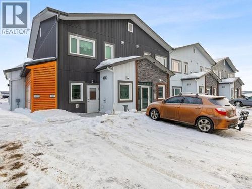 213 Keno Way, Whitehorse, YT, Y1A0S4 | Card Image