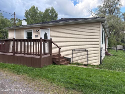 1048 Lower Demunds Rd, Dallas, PA, 18612-9074 | Card Image