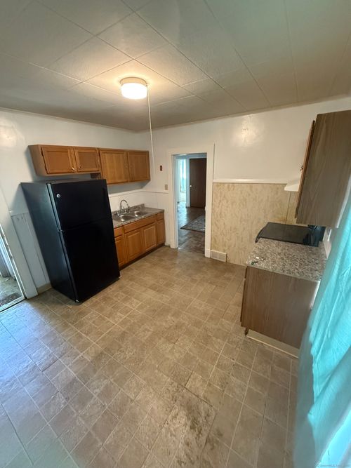 35 Woodward Ave, Waterbury, CT, 06705-1902 | Card Image