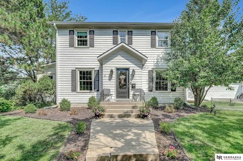 2702 Bradfield Dr, Lincoln, NE, 68502-4214 | Card Image