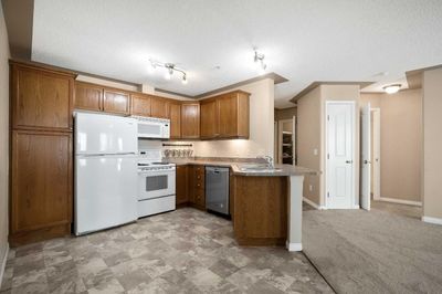 121 - 369 Rocky Vista Pk Nw, Condo with 2 bedrooms, 2 bathrooms and 1 parking in Calgary AB | Image 3