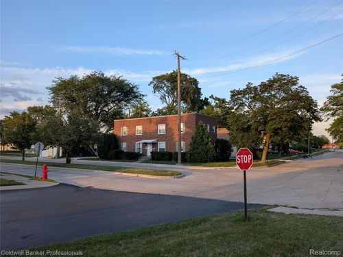 3747 Williams St, Wayne, MI, 48184-1100 | Card Image