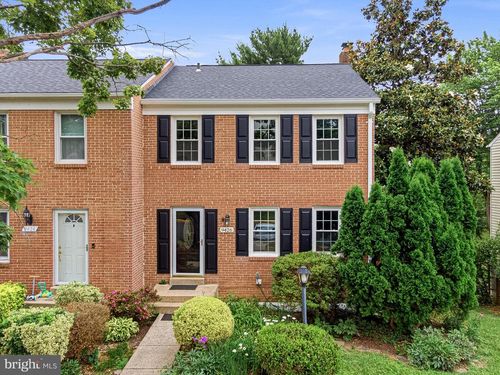 9426 Goshen Ln, BURKE, VA, 22015-1907 | Card Image