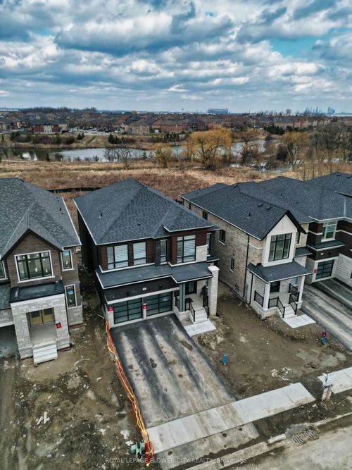 21 Aveena Road N, Brampton, ON, L6P0Z5 | Card Image