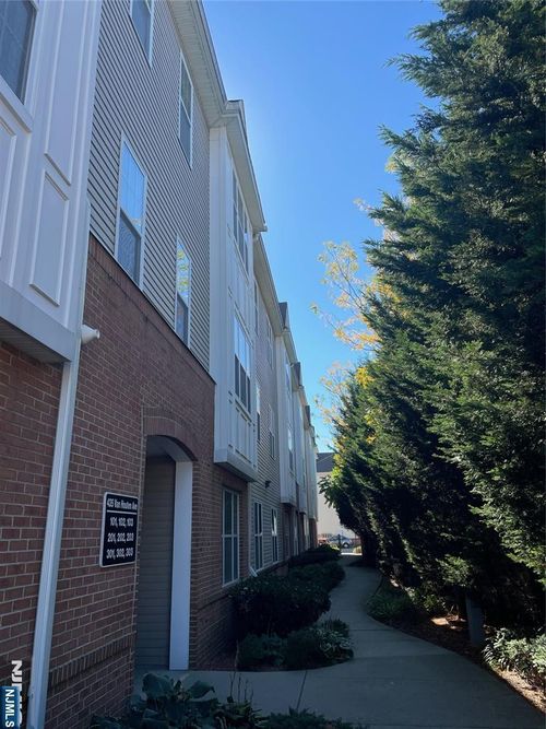 435 Van Houten Ave, Passaic, NJ, 07055-2055 | Card Image