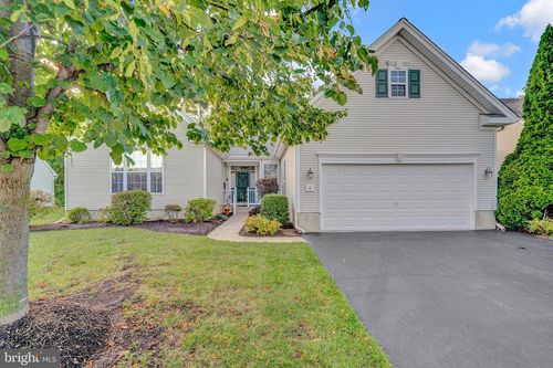 4 Fitzgerald Ln, Columbus, NJ, 08022-2383 | Card Image