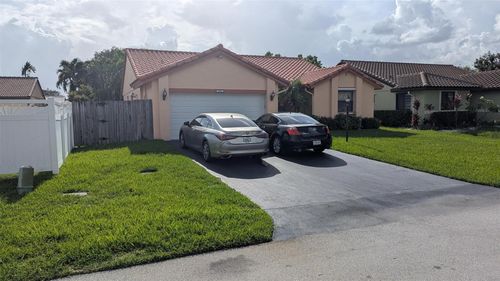 6341 Gauntlet Hall Ln, Davie, FL, 33331-3440 | Card Image