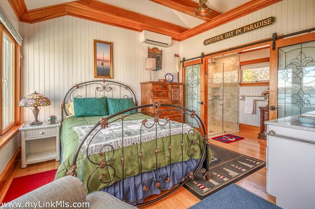 UNIT-5 - 47 E Chop Dr, Condo with 1 bedrooms, 1 bathrooms and null parking in Oak Bluffs MA | Image 10