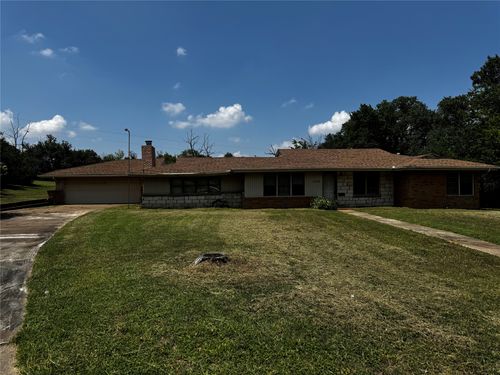 2155 Fairway Dr, Fort Worth, TX, 76119-4511 | Card Image