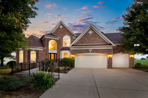 351 Lake Run Ln, North Aurora, IL, 60542-6101 | Card Image