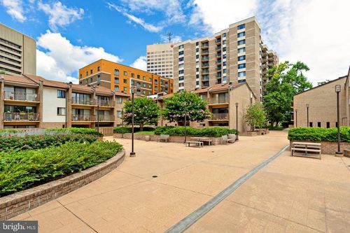 apt-304-118 Monroe St, ROCKVILLE, MD, 20850-2548 | Card Image