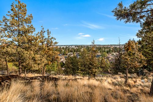 3335 Nw Fairway Heights Drive, Bend, OR, 97703 | Card Image