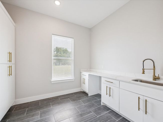 Washroom with wood finish floors and recessed lighting | Image 23